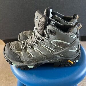 Merrell womens Moab 2 Mid Gortex waterproof  Hiking Boot Grey Sedona Sage 6.5 US